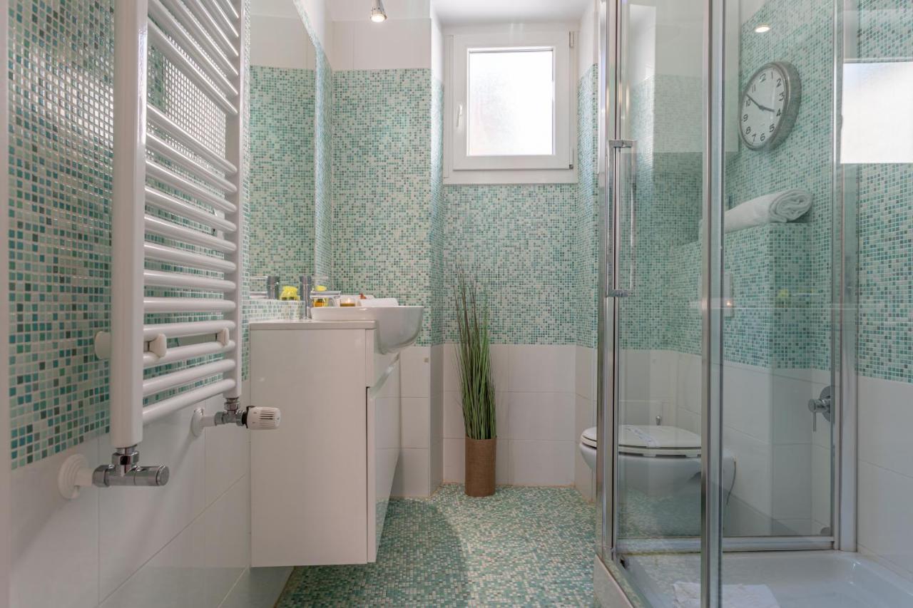 רומא Emma - Lovely Suite In Trastevere מראה חיצוני תמונה
